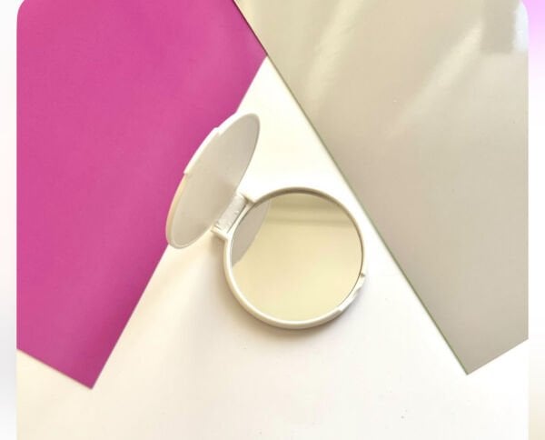 ANNELER GÜNÜ KARTLI PLASTİK CEP AYNASI