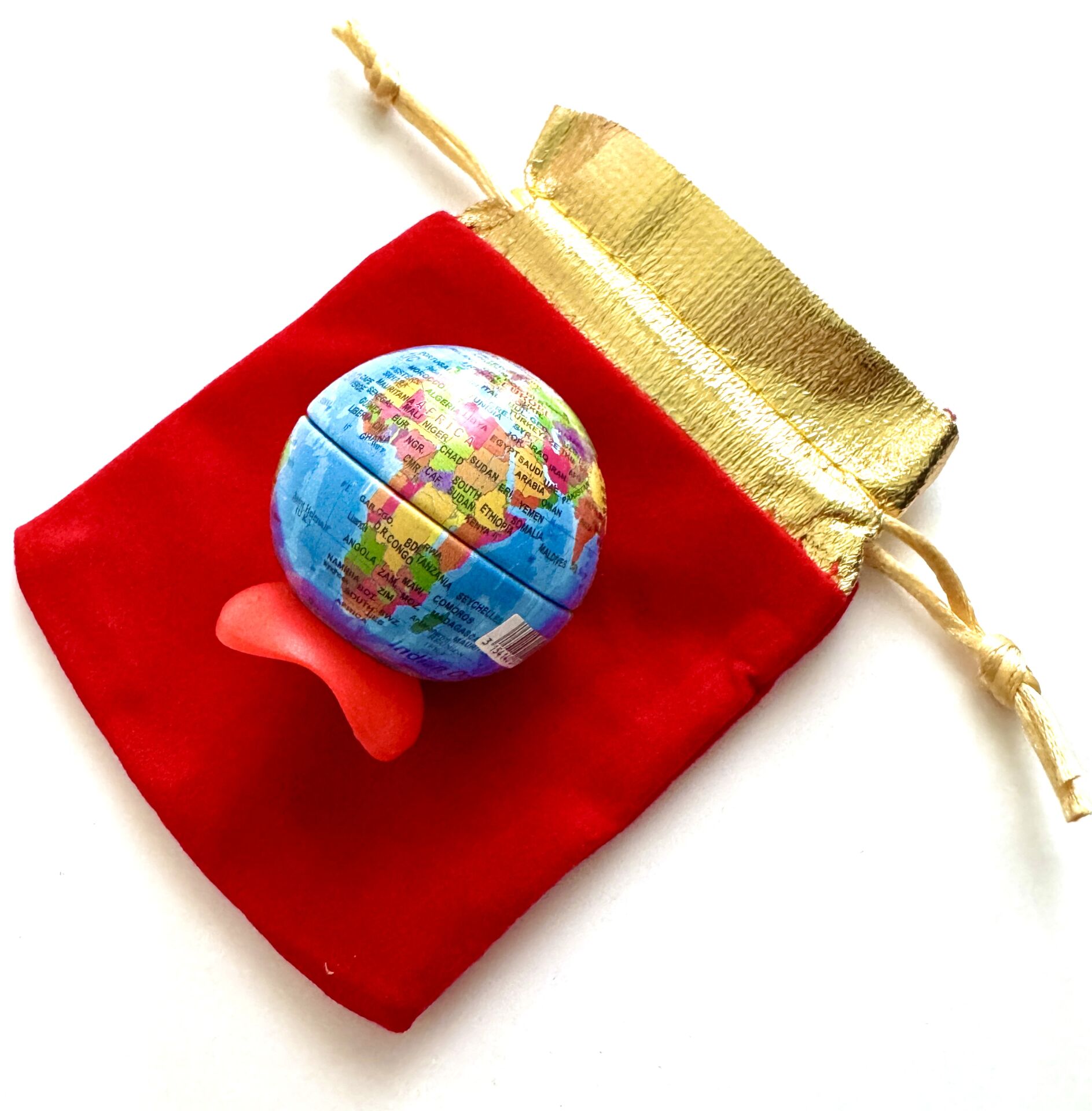 KIRMIZI KADİFE KESELİ DÜNYA KALEMTIRAŞ